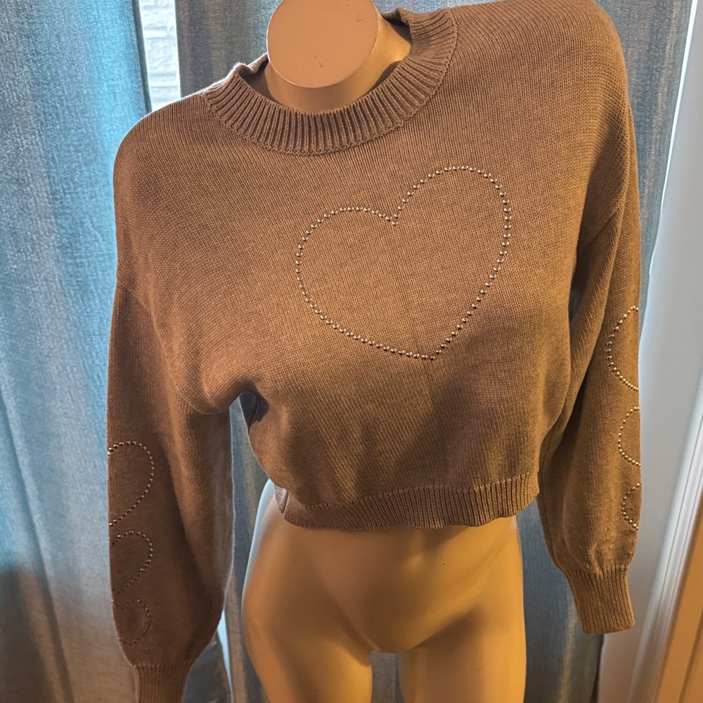 Chic Heart-Embellished Gray Sweater